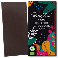 Kakaobohnen Stücke in 100 % Schokolade. BEAN TO BAR