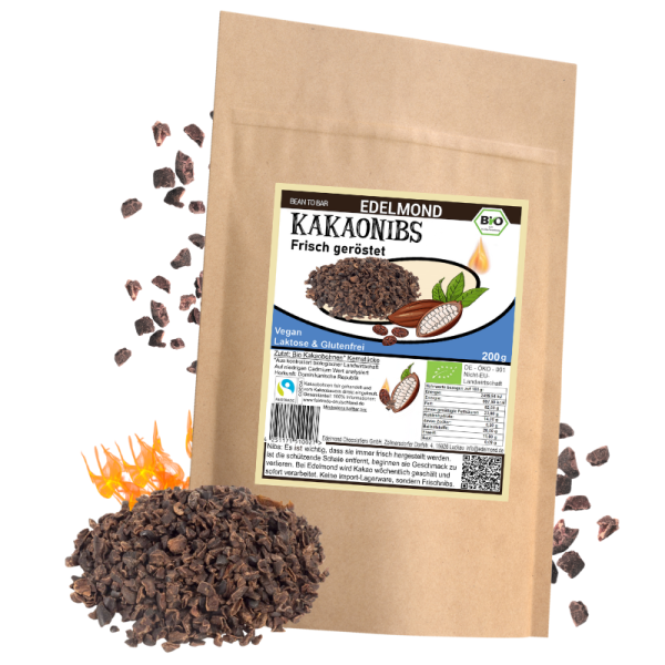 Frische Kakaonibs. gerösteter Edelkakao. Bio + Fair