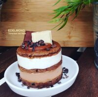 Frische Kakaonibs. ger&ouml;steter Edelkakao. Bio + Fair